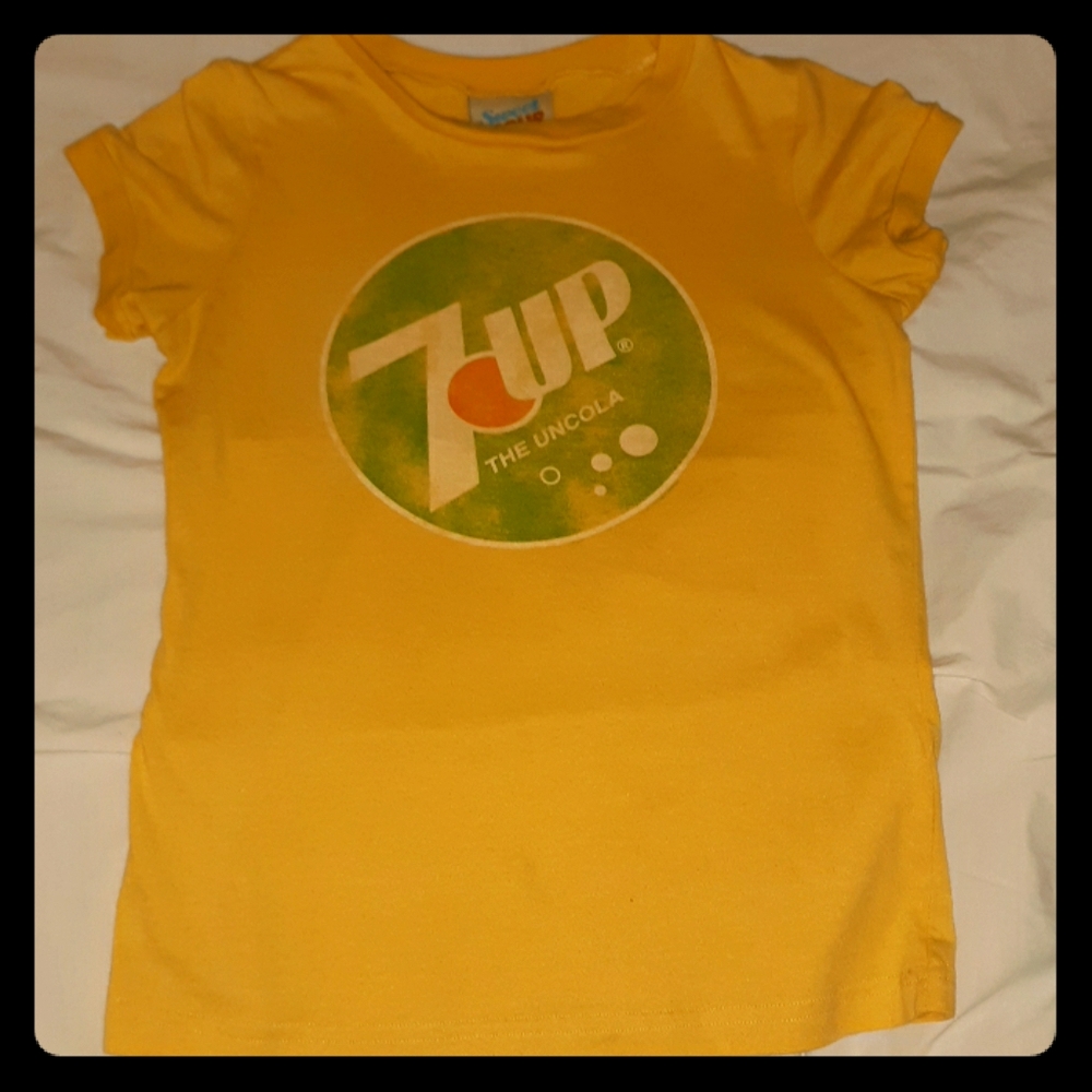 Vintage 7up tshirt